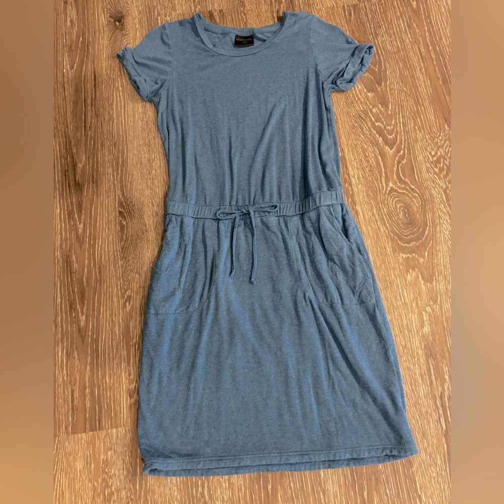 32 Cool dress. Size S